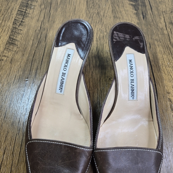 Manolo Blahnik Brown Leather Pointed Toe Kitten Heels - Picture 7 of 13